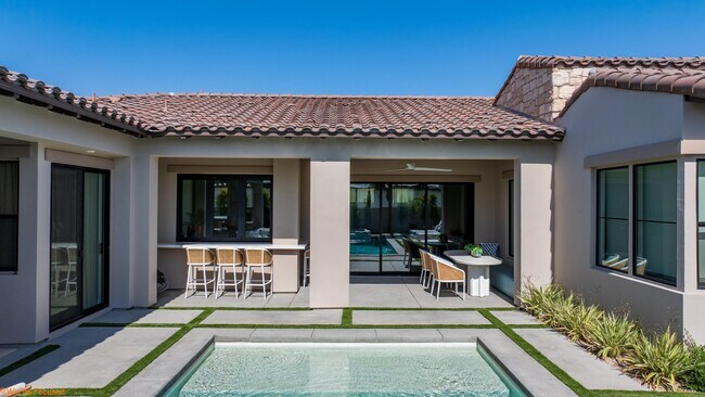 Building Photo - 75147 Palisades Pl