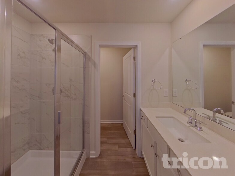 Building Photo - 1207 Mary Jane Ave