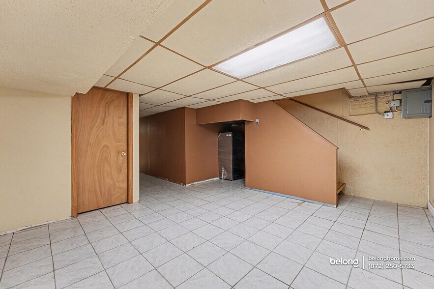 Building Photo - 1138 W 115th St