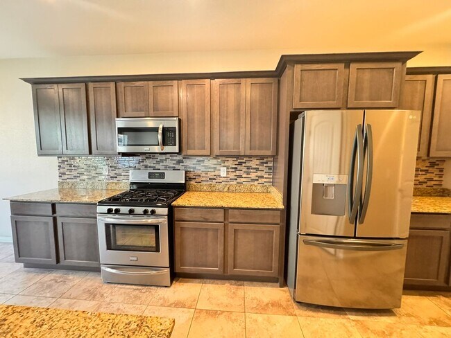 Building Photo - Beautifu 2 Story 4 bedrooms 2.5 baths located in Mountain Edge Southwest