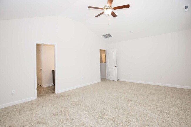 Building Photo - 1170 Camellia Dr