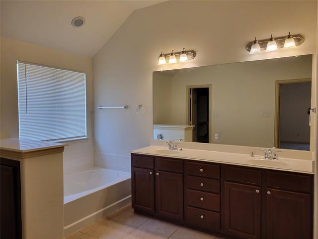 Building Photo - 508 Hummingbird Dr