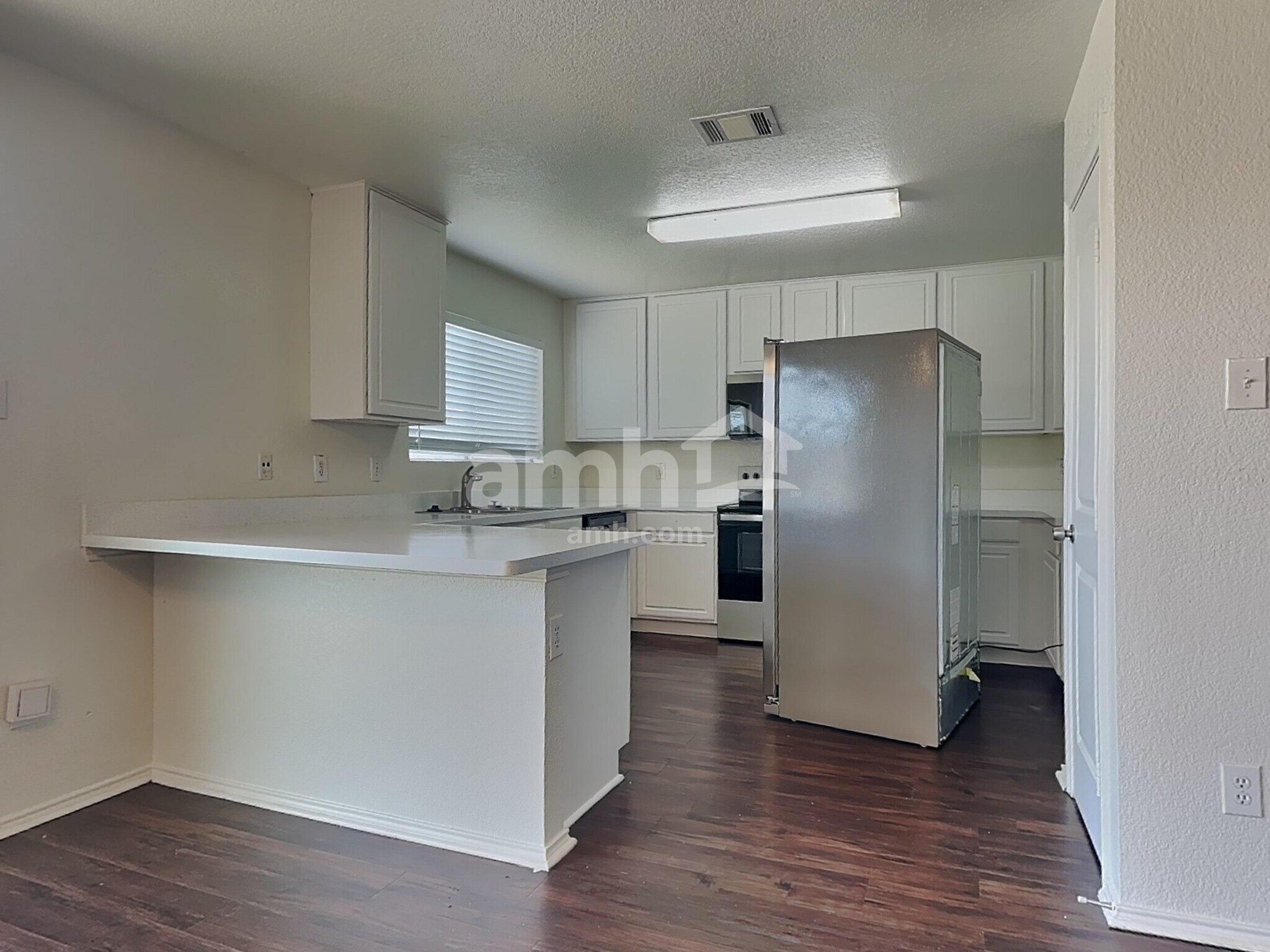 Building Photo - 8528 Hawkview Dr