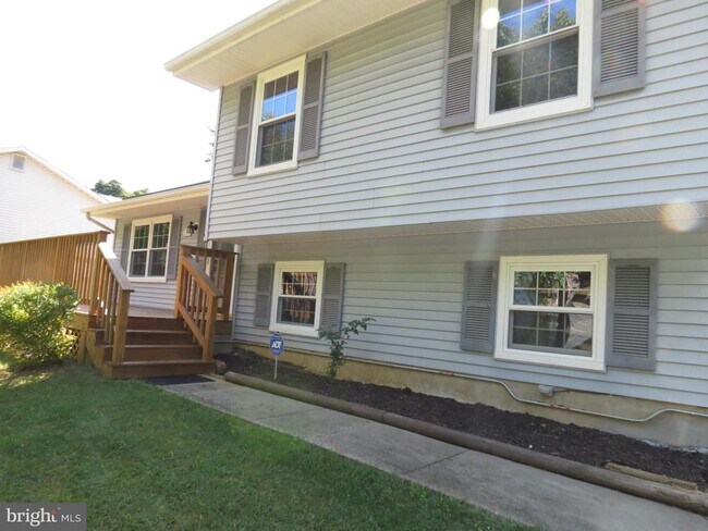 Building Photo - 1513 Wampanoag Dr