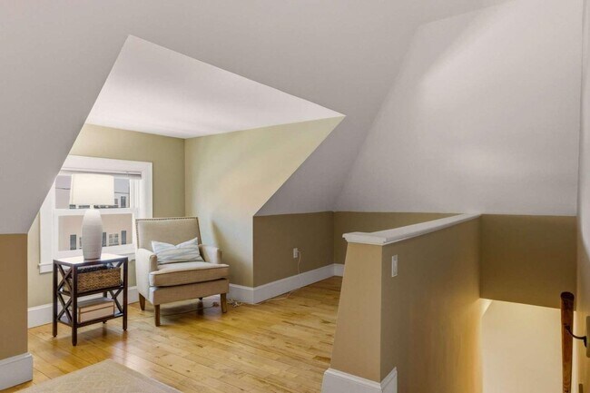 Building Photo - 115 Court St