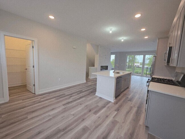 Building Photo - 3618 Trumbull