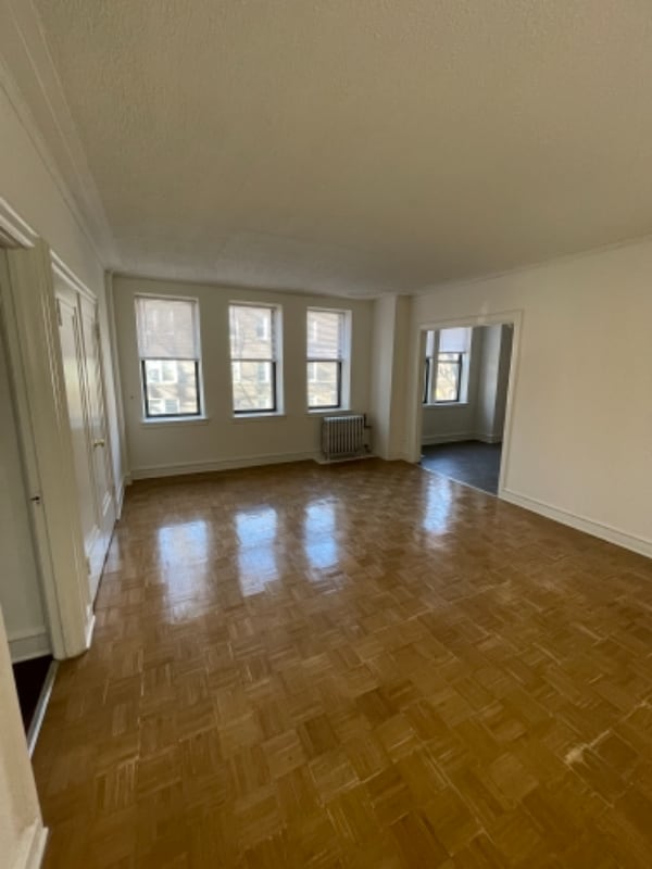 Building Photo - 1263 W Pratt