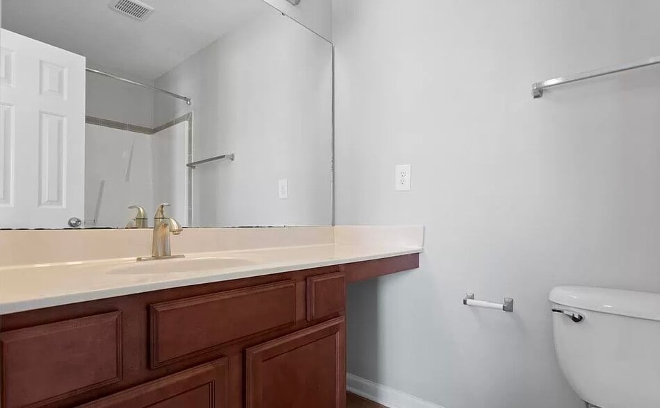 Bathroom 1 (2nd Fl.) - 4011 Grandeur Ave