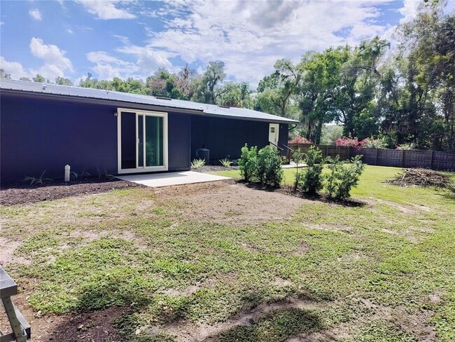 Building Photo - 25405 Colmar Ave