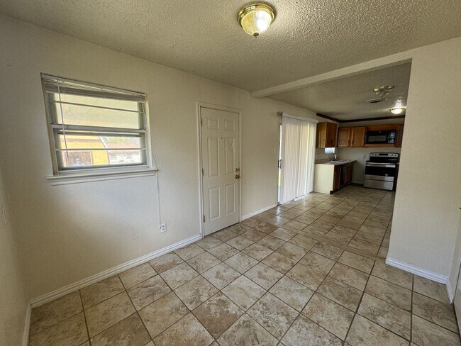 Building Photo - 3-Bedroom House for Rent in Killeen