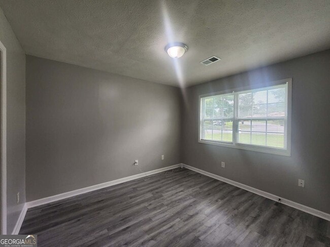 Building Photo - 1168 Pinedale Cir NW
