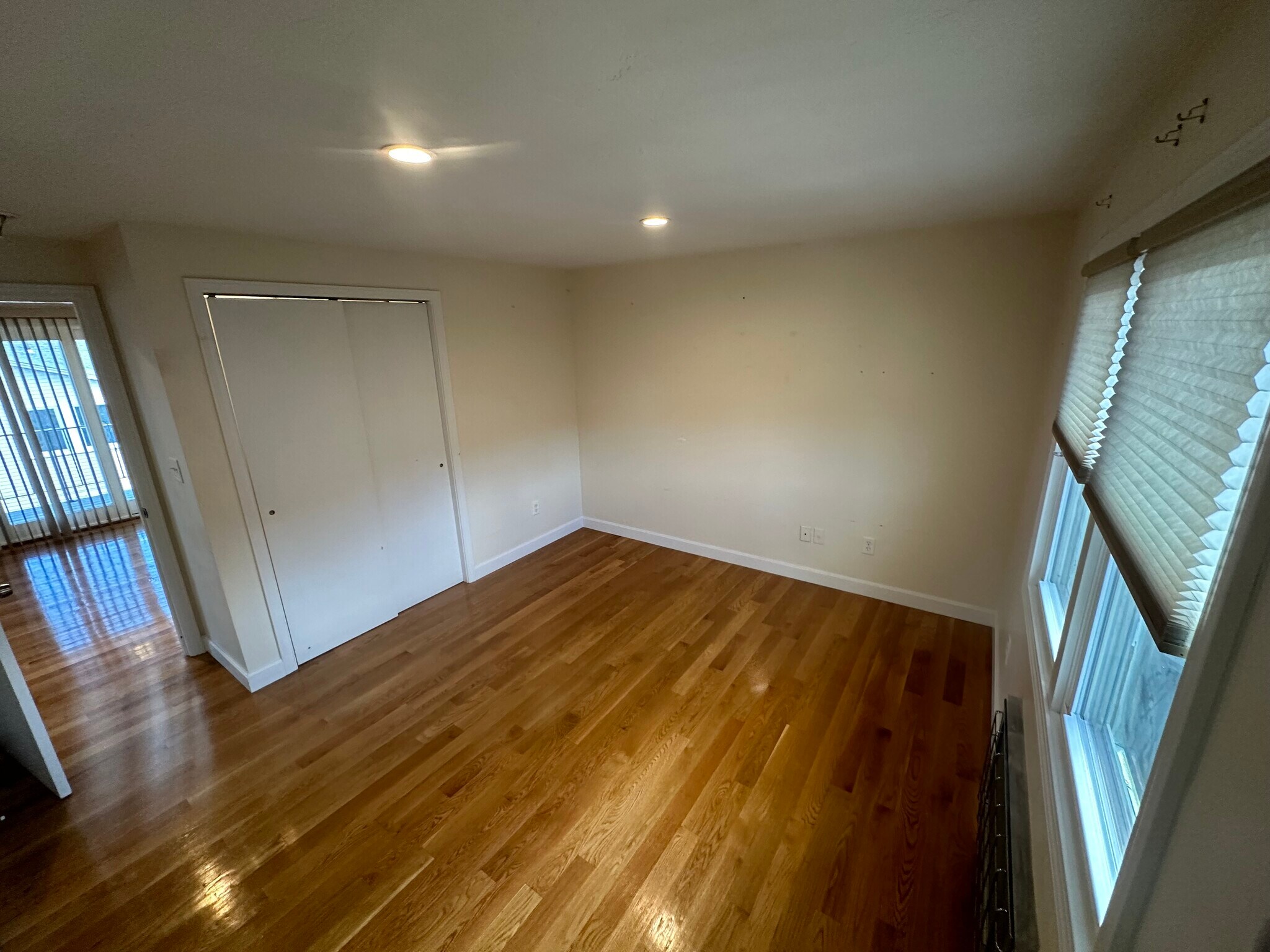 Building Photo - 48 Hauman St