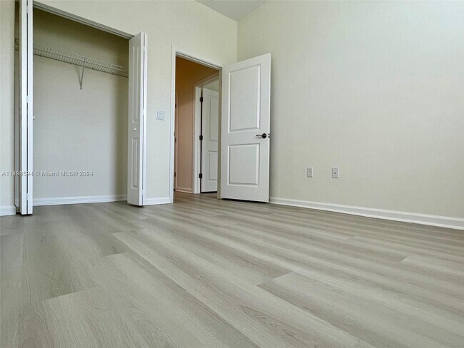 Building Photo - 12541 NW 32nd Manor