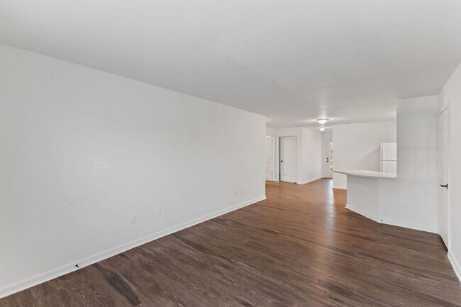 Building Photo - Rent $1475/mo********** Honda Plant around the Corner*********Culdesac Community