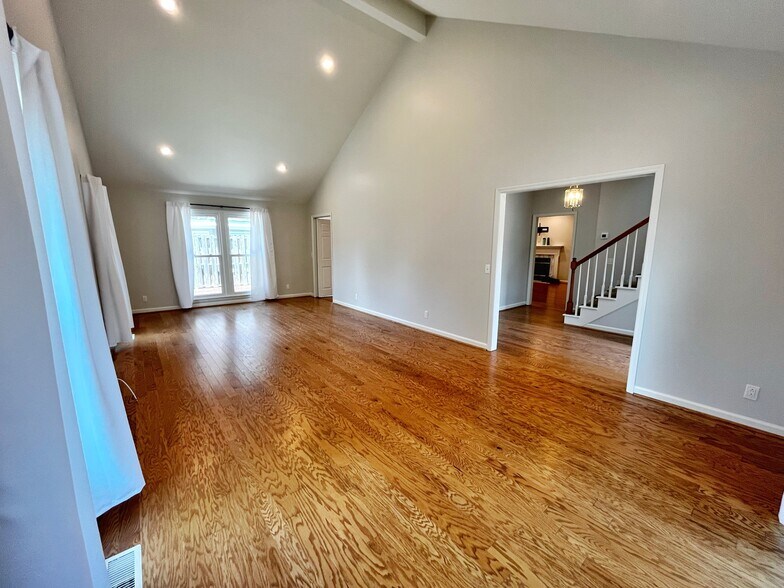 BIG bonus room with tons of possibilities. - 604 Sherbourne Grn