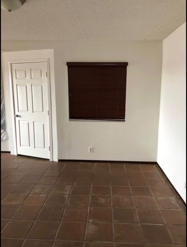 Building Photo - 3301 Ocean Dr