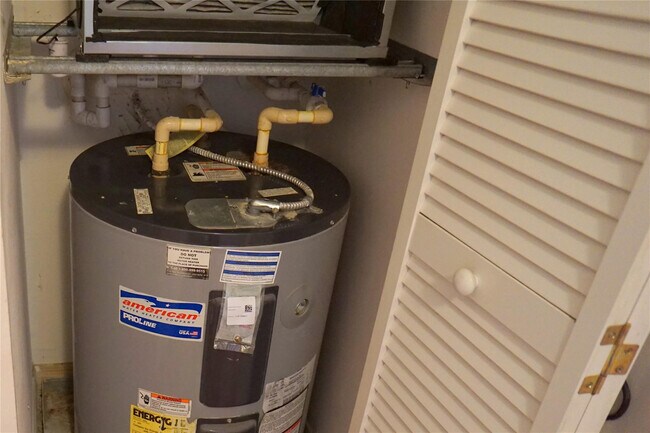 Building Photo - 233 S Federal Hwy