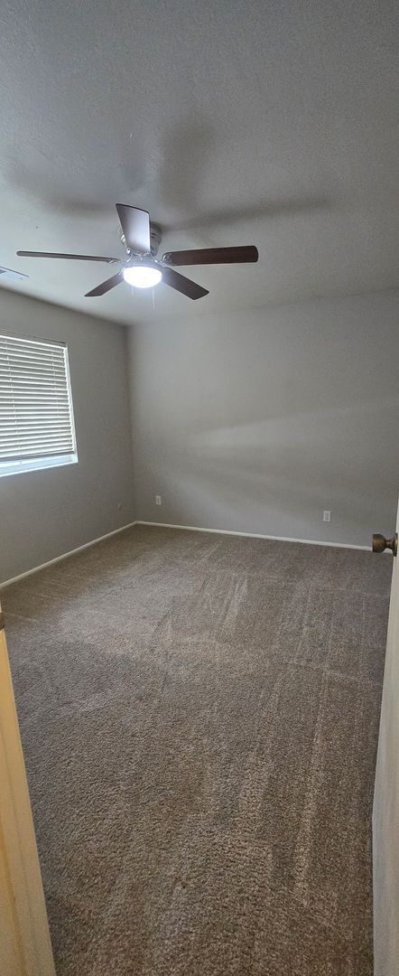 Building Photo - Charming 2-bedroom, 1-bathroom home locate...