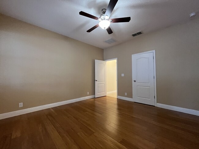 Building Photo - 2825 Whistlewood Dr