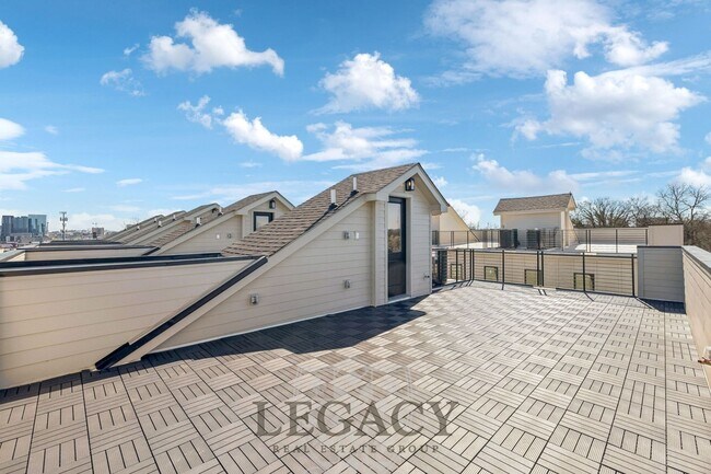 Building Photo - 1200 Phillips St