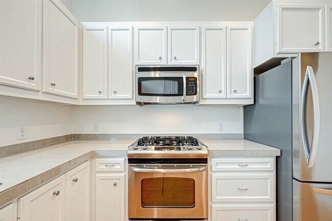 Building Photo - 11315 S Main St