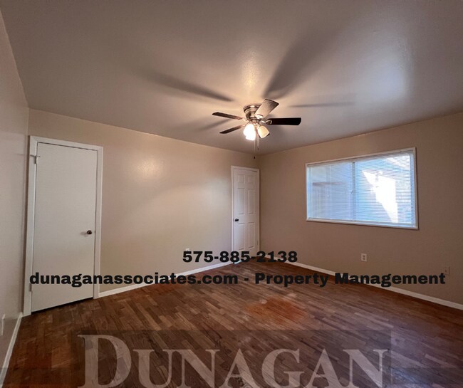 Building Photo - Spacious 3 bed,  1 1/2 bath
