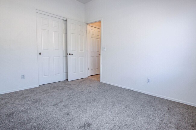 Building Photo - Pronghorn Ranch Amenities