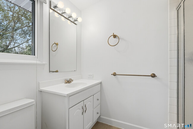 Building Photo - 4 Split Timber Pl