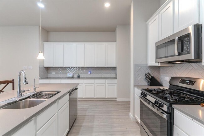 Building Photo - 22035 Juniper Crossing Dr