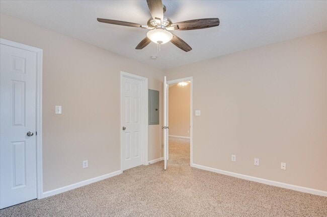 Building Photo - 616 Brook Trail