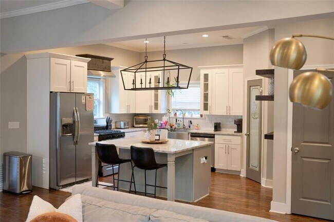 Building Photo - 1005 Birch St SW