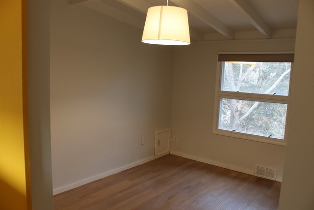 Building Photo - Updated 4 bed/2 bath Mid-Century Home - Pr...