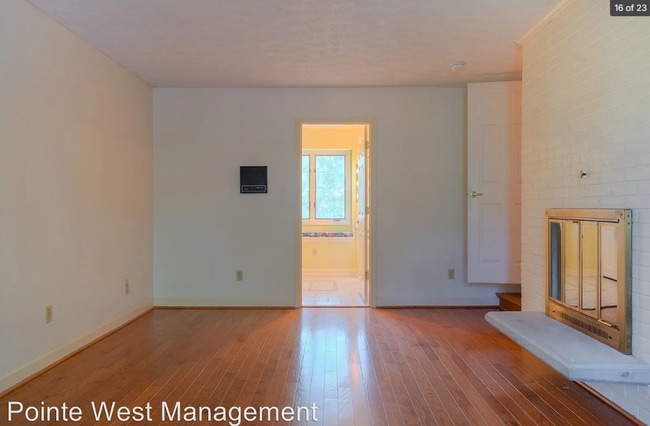 Building Photo - 1602 Greenwood Dr