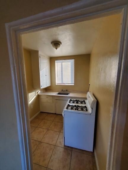 Building Photo - 105 E 8th St