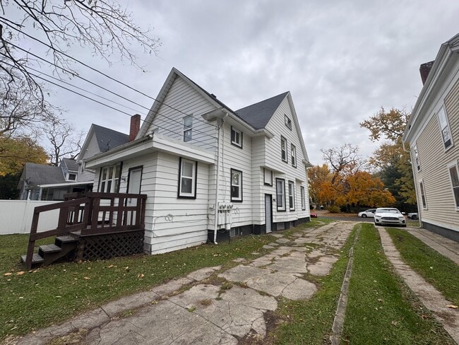 Building Photo - 728 W Colfax Ave