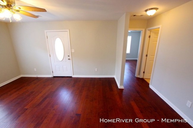 Building Photo - 6923 Parkbrook Ln