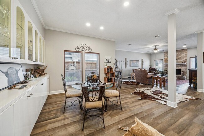 Building Photo - 11742 Pecan Creek Dr