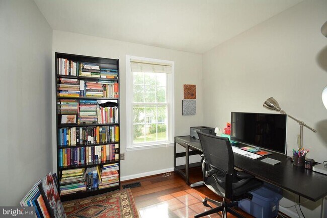 Building Photo - 6153 Summer Park Ln