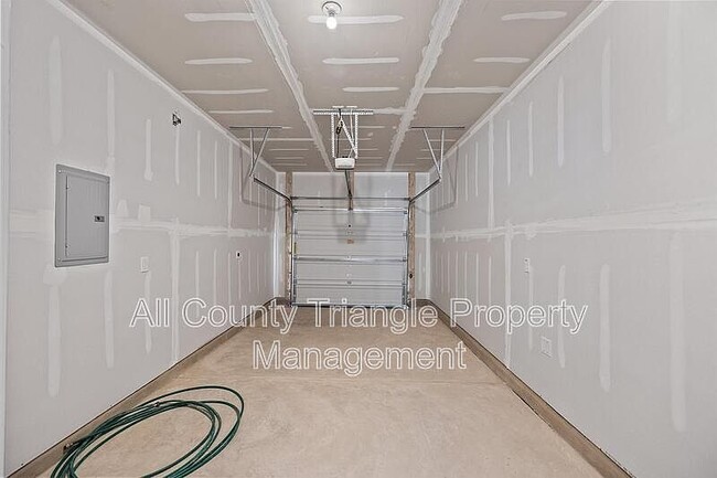 Building Photo - 3105 Vitner Dr