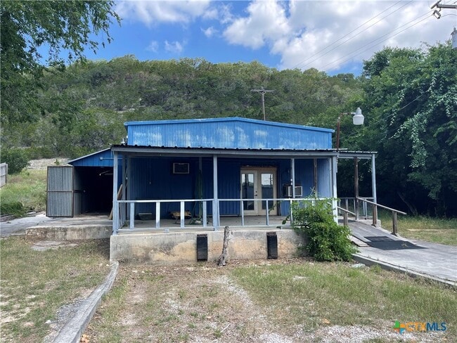 Building Photo - 1910 FM2673