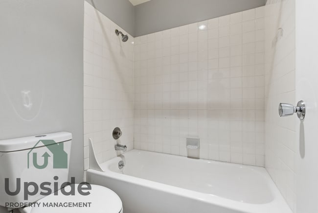 Building Photo - 213 N Felts Rd