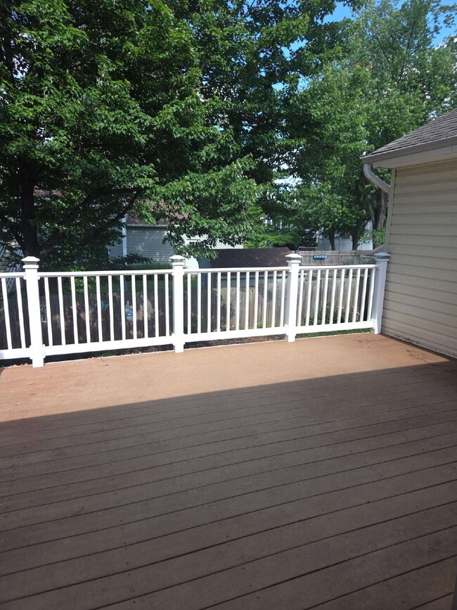 Building Photo - "Spacious 4 BR Home with Finished Basement in Walkersville!"