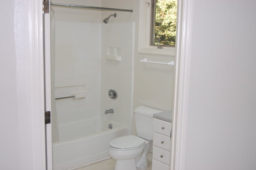 Primary Photo - 16052 Robinwood Ln