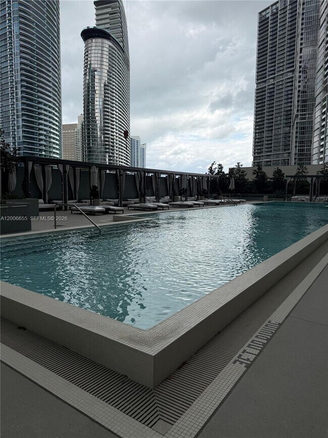 Building Photo - 77 SE 5th St