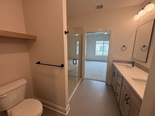 Building Photo - 123/125/127/129 Sheridan