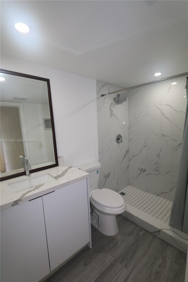 Building Photo - 10755 SW 108th Ave