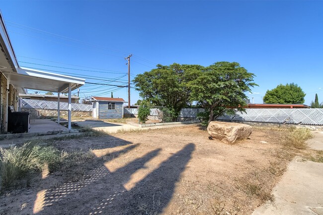 Building Photo - Northeast home with refrigerated air