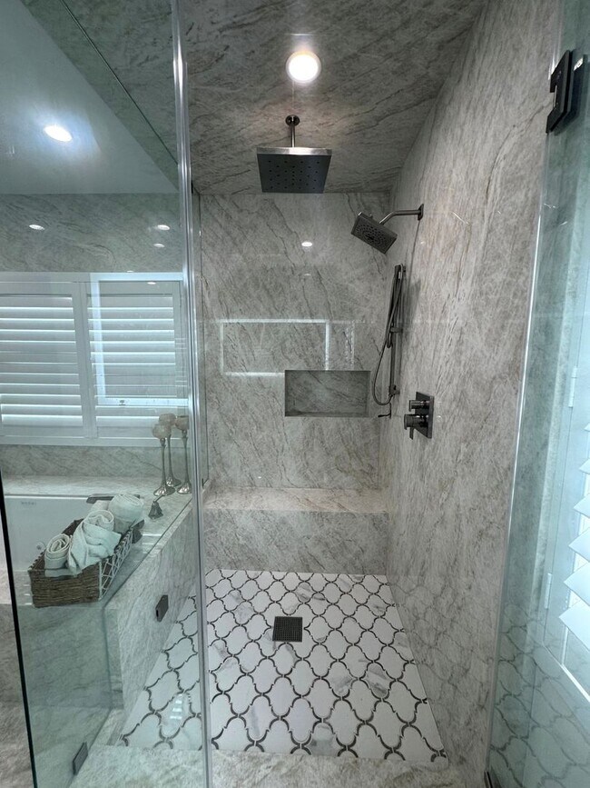 Building Photo - Luxury Coastal Living – Brand New Custom H...