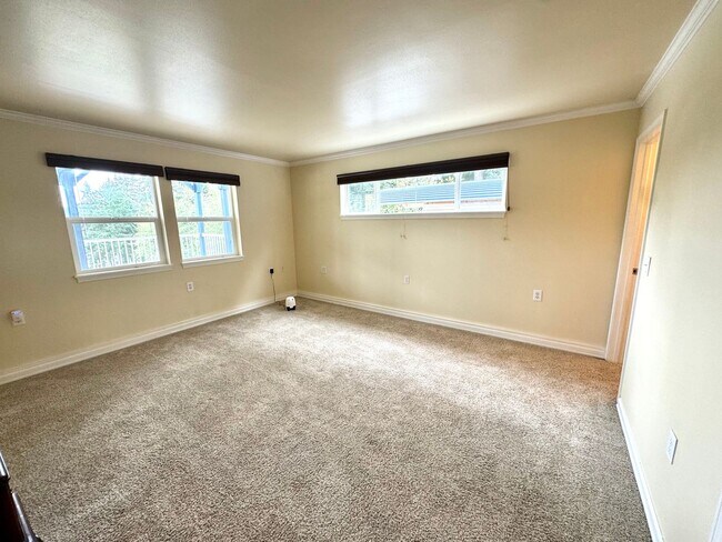 Building Photo - 2-Bed 2 bath Gig Harbor Retreat w/ Sauna & Beach Access