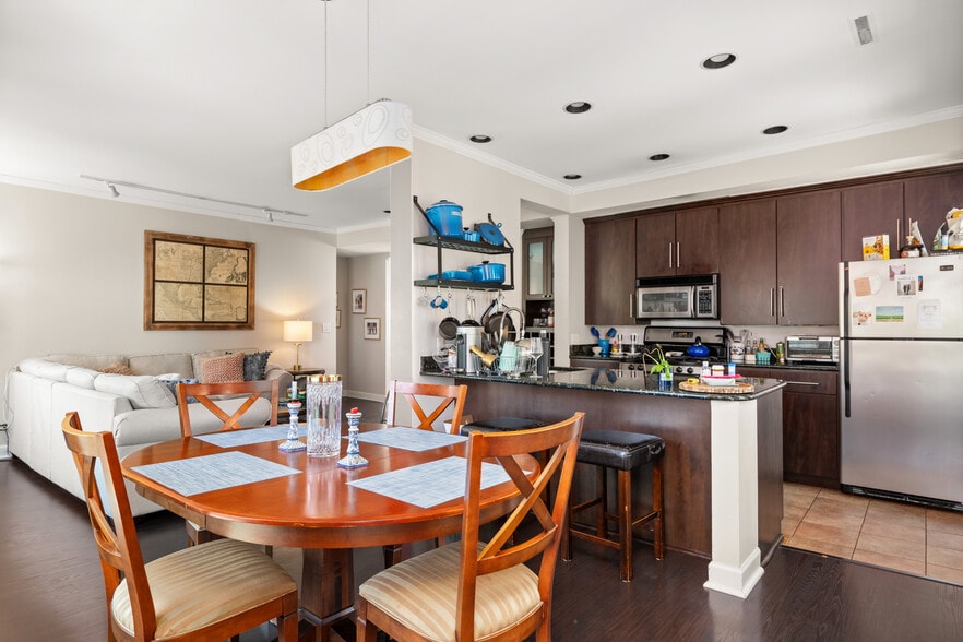 Open Floor Plan - 104 W Oak St